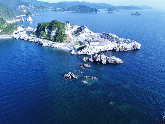 日本のエーゲ海と呼ばれる白崎海岸