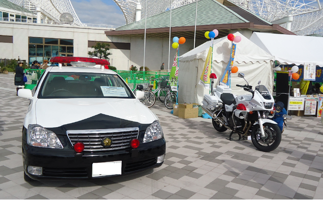 兵庫県警察パトカー・白バイ展示(イメージ）