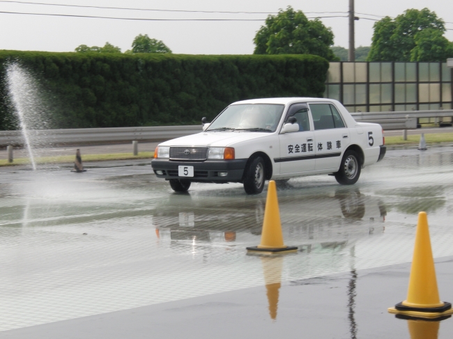 ウェット路面での体験