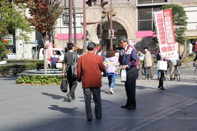 昨年度の街頭活動の様子（宮城県仙台市）