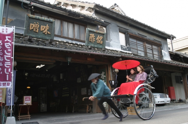 街を人力車で巡る旅