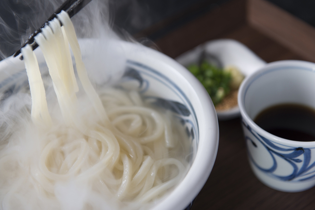 生麺に近いコシとのどごしがたまらない