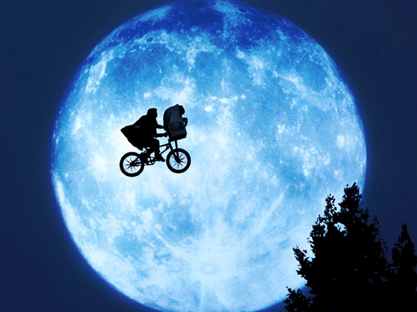 映画「E.T.」　(C)2002 UNIVERSAL STUDIOS. ALL RIGHTS RESERVED