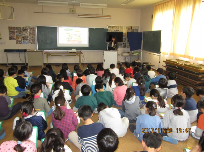 千葉県市川市立大和田小学校での出前授業の様子