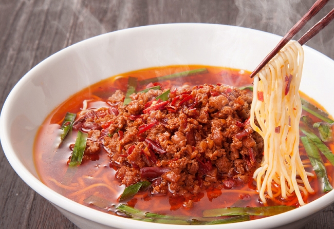 クセになる!激旨辛の名物台湾ラーメン税別650円