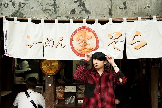 『SUPER JUNIOR-HEECHUL ヴィジュアル・ガイドブック～北海道・ラーメン編～（仮）』2（ｃ）S.M.ENTERTAINMENT JAPAN,avex vanguard.PIA 