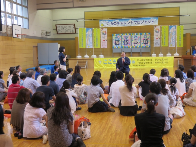 ▲イベント終了後は、振分親方と保護者・ 地域の方との懇談会が開催されました。