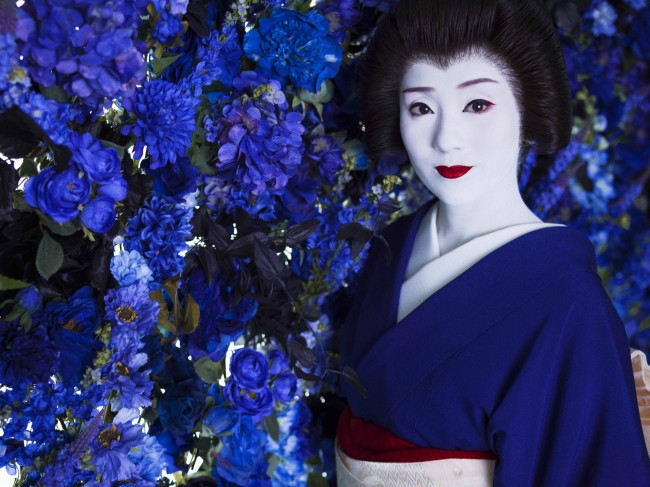 市さよ（先斗町・芸妓） ©mika ninagawa, artbeat publishers