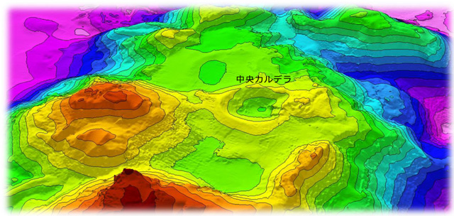 図2　「比嘉サイト」の3D海底地形イメージ　中央の直径100m強のカルデラ地形の内壁に塊状鉱石が分布　（等深線は10m間隔）