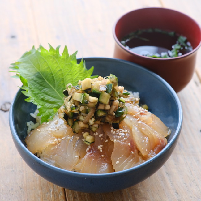 マダイの漬け丼