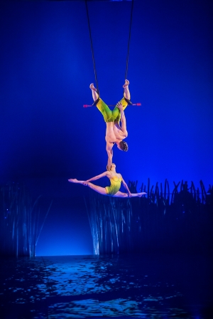 「フィックスト・トラピス・デュオ」Photo：Matt Beard Costumes：Kym Barrett © 2014 Cirque du Soleil