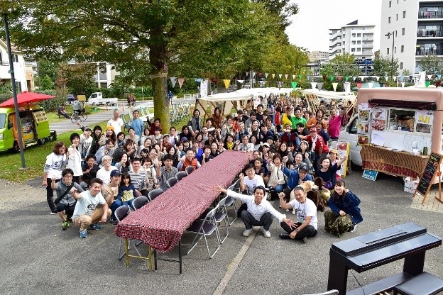 「まちにわ　ひばりが丘」事務局と地域住民