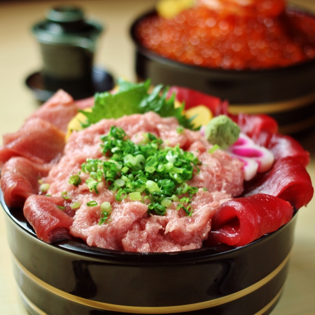 まぐろ尽くし丼3000円