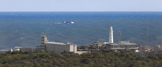 ※絶景の宿　犬吠埼ホテル（手前左）と犬吠埼灯台