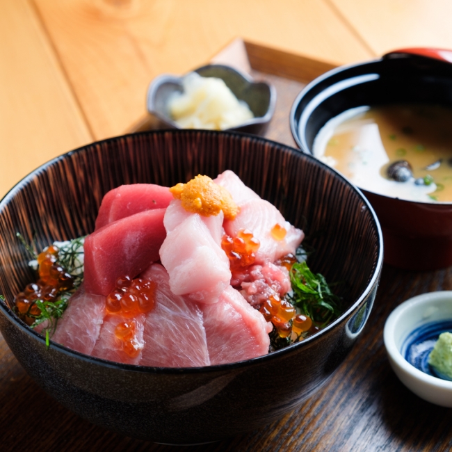 特上マグロ丼