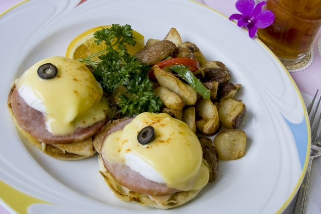 Classic Egg Benedict（クラッシック　エッグベネディクト）