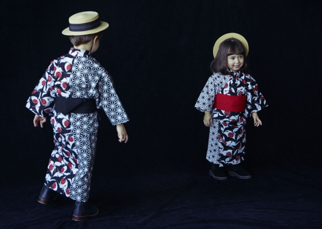 “YUKATA” 左：tsuru sumi for kids　右：tsuru aka for baby