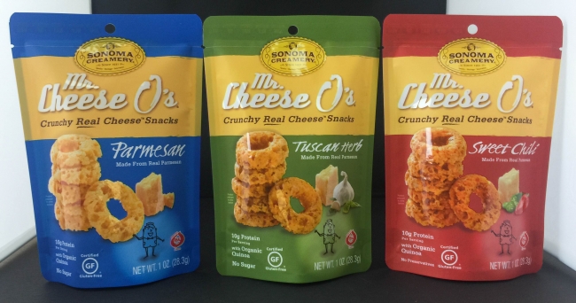 左よりMr. Cheese O’s® スナック・パック「パルメザン」「トスカーナ・ハーブ」「スイート・チリ」