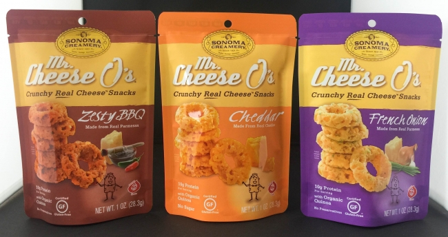 左よりMr. Cheese O’s® スナック・パック「ゼスティBBQ」「チェダー」「フレンチ・オニオン」