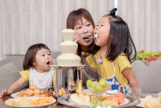 （左から妹：ふわちゃん、母：みきちゃん、〝ぽるぽるちゃん〟こと、みゆちゃん）