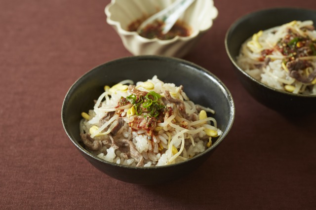 牛肉と豆もやしの炊き込みご飯