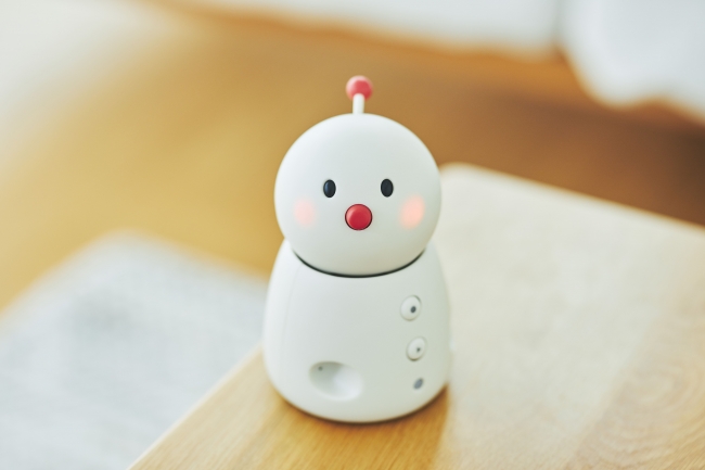 コミュニケーションロボット「BOCCO emo」