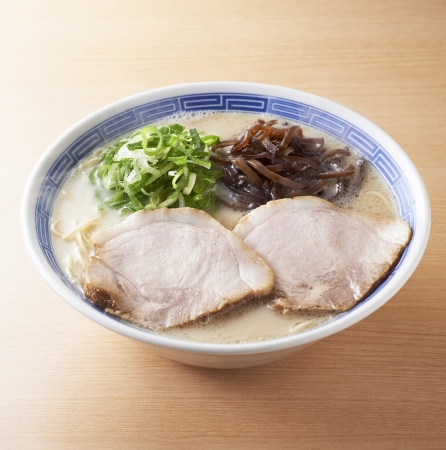 築炉釜出し豚骨ラーメン