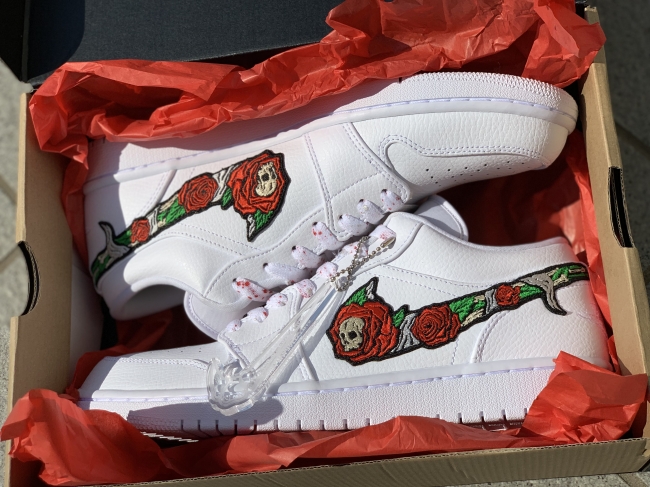 SKULL ROSES AJ1 LOW