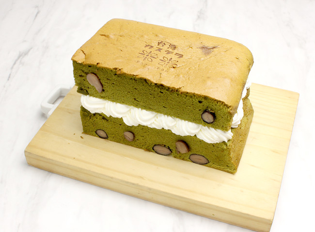 台湾カステラ 《抹茶黒豆 生クリーム サンド》¥1,130