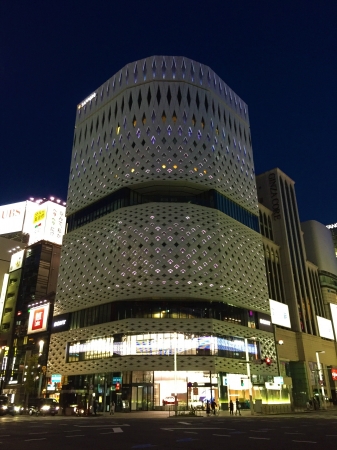 GINZA PLACE ライトアップの様子