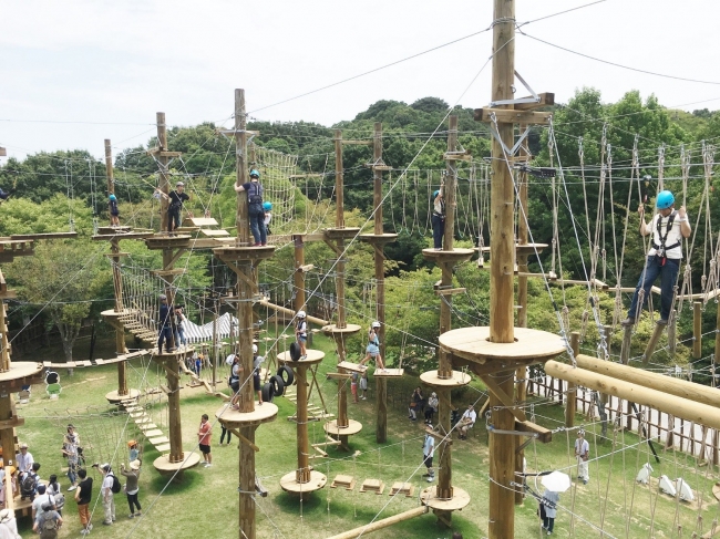 ▲2017年 兵庫県立淡路島公園内に開設　アニメパーク「ニジゲンノモリ」開設