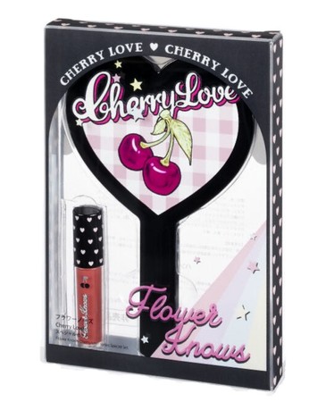 リップはCherry Love グリスニングウォーターティント #G12 ピーチジェリー