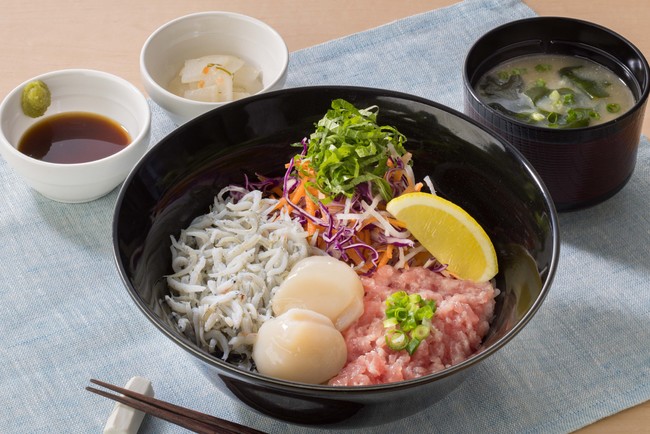 海の幸御飯セット 北海道産ほたて貝柱とねぎとろ・釜あげしらす《味噌汁・漬物付き》