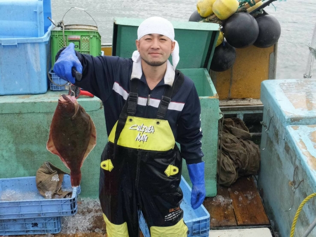 ①地域特産の鮮魚類を水揚げ