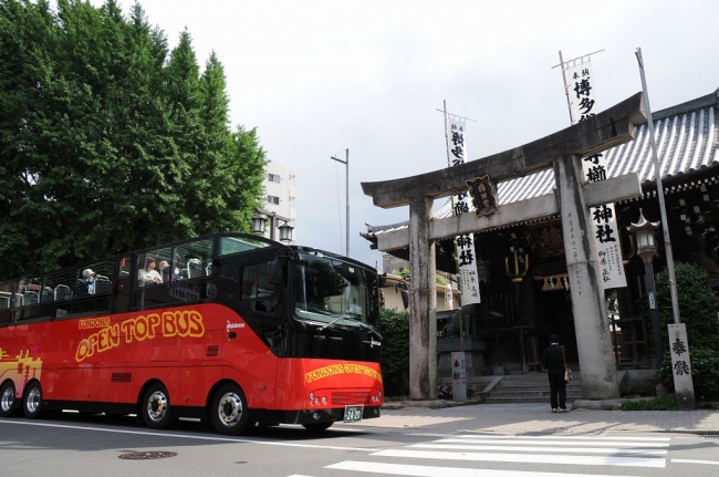 屋根がなく開放的な空間