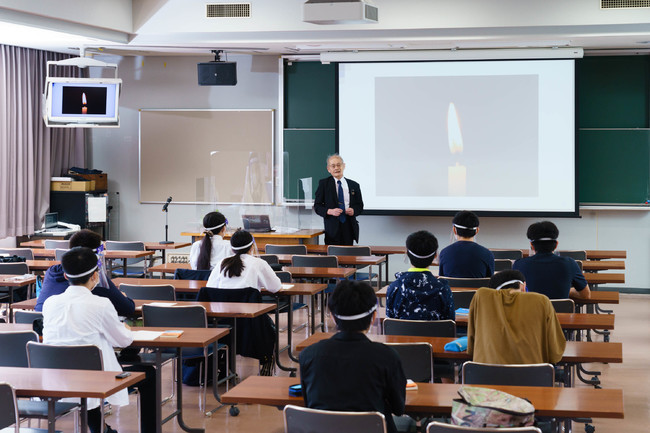 特別講義を熱心に聞く東工大附属科学技術高校の生徒たち