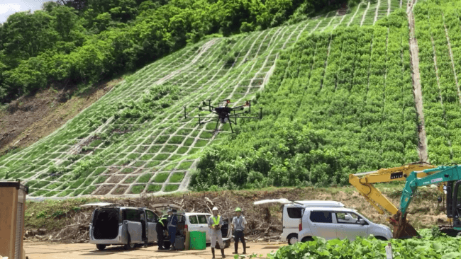 「Terra Lidar（テラライダー）」による急斜面計測の様子