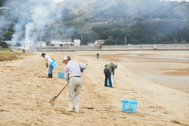 毎月第１日曜日に集まり海岸の清掃をする