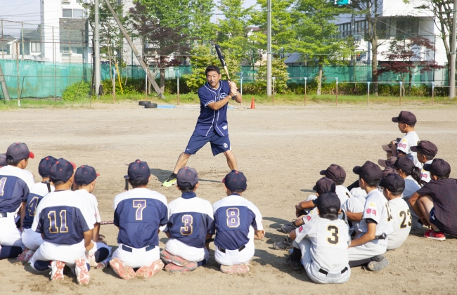 斎藤氏が野球を教える様子②