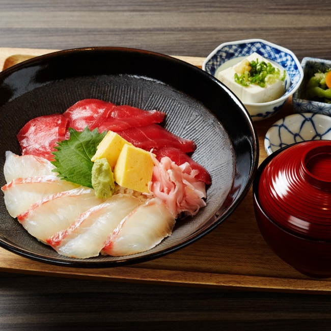 近大生まれの媛まぐろ紅白丼 1,680円