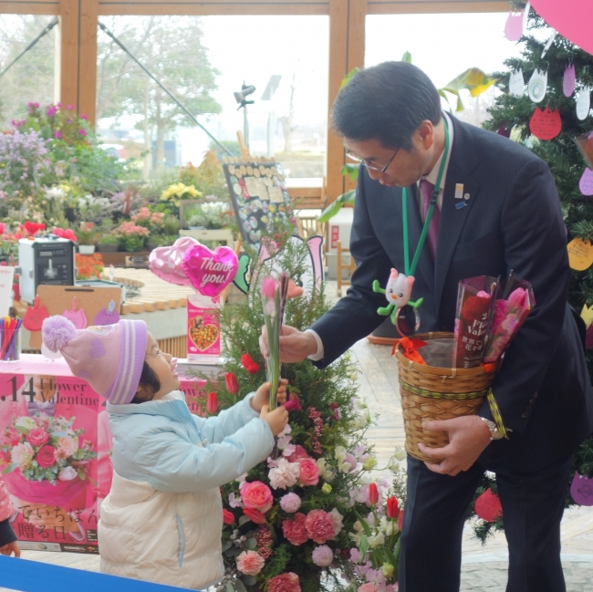 ミニ花束配布