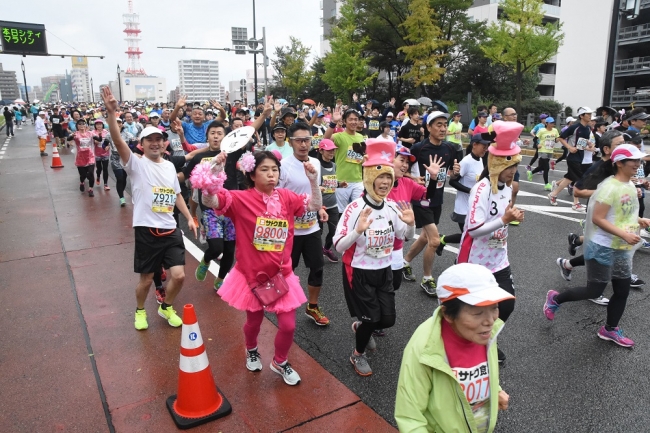 ランナーの服装もバラエティ豊か