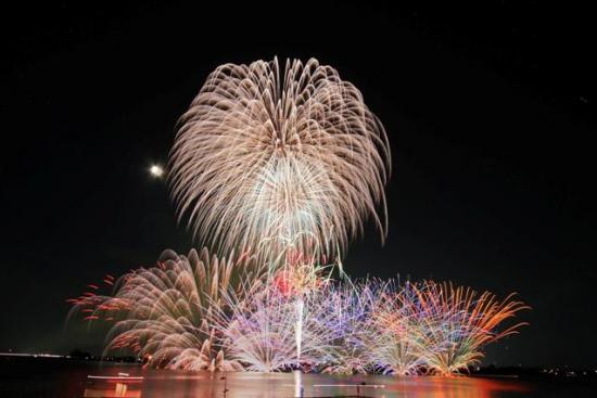 阿賀野川ござれや花火大会