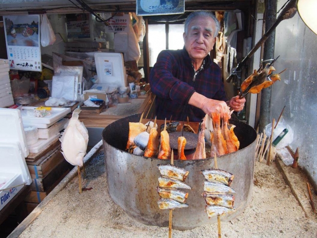 人情横丁の浜焼きの店