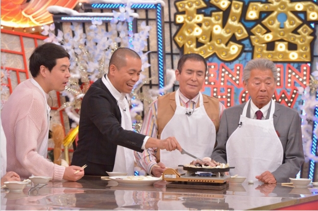 ジンギスカンを試食　(C)YTV