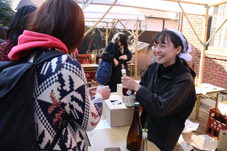 試飲（寺田本家）