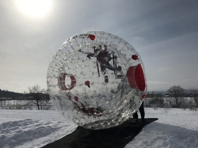 雪山にゾープボールは映えますね。