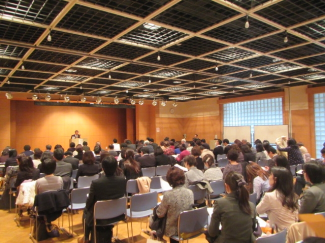 熱心に聴講する参加者の様子（東京会場）