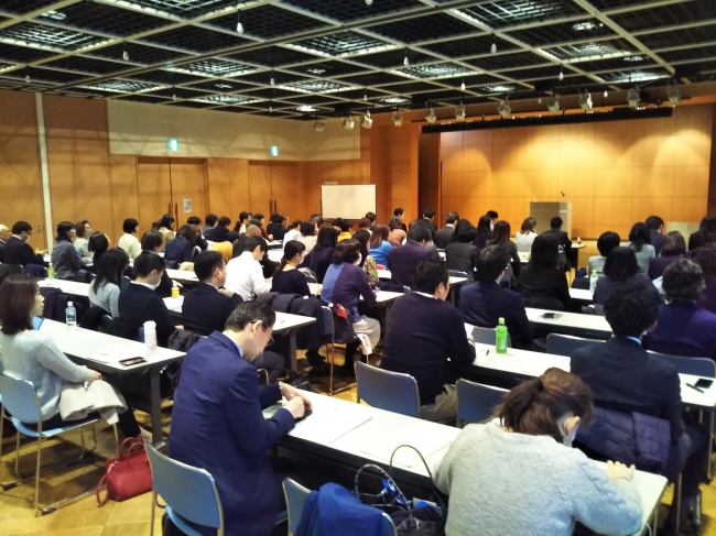 熱心に聴講する参加者の様子（東京会場）