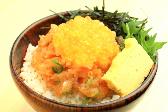 熊だ丼に黄金いくら贅沢トッピング1,200円 限定10食